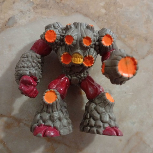 Giochi Preziosi Gormiti Bombos figure, volcanic tribe