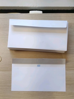 White square self-adhesive envelopes pack of 200, new
