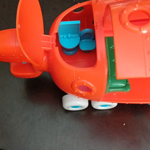 SpongeBob Submarine Vehicle like new with 3 figures