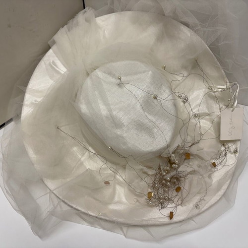 Theatrical hat used satin ivoire tulle size M