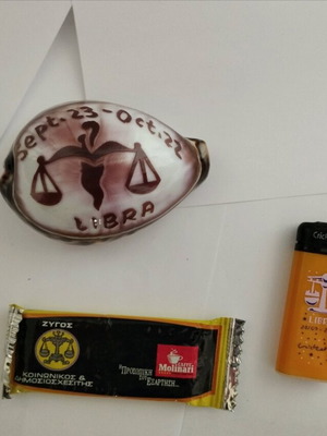 Libra small collectibles used, pack