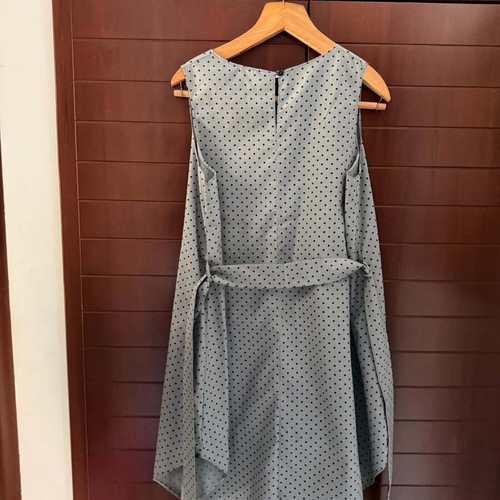 Handmade gray sleeveless dress with polka dots and belt like new