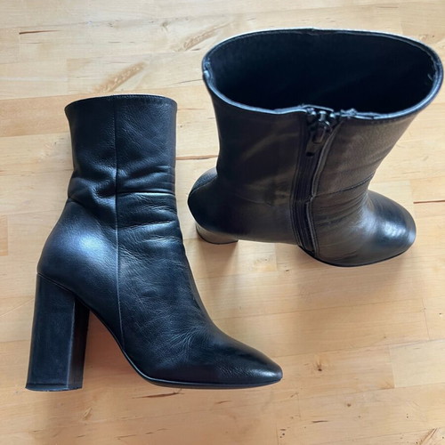 Leather ankle boots used No36 with heel Italian