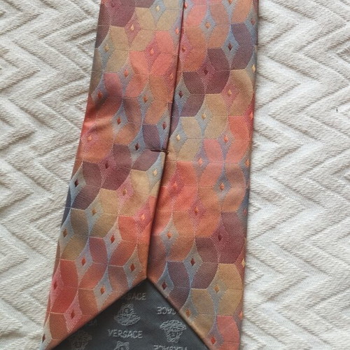 Gianni Versace tie like new, 100% silk, geometric diamond pattern