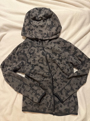 Nike Tech Fleece καμουφλάζ, σαν καινούργιο, μέγεθος XS