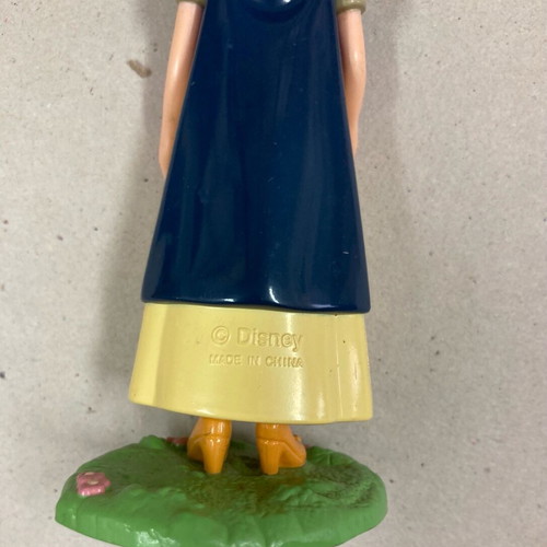 Disney Plastic Snow White In good condition Price 4.50 Euros