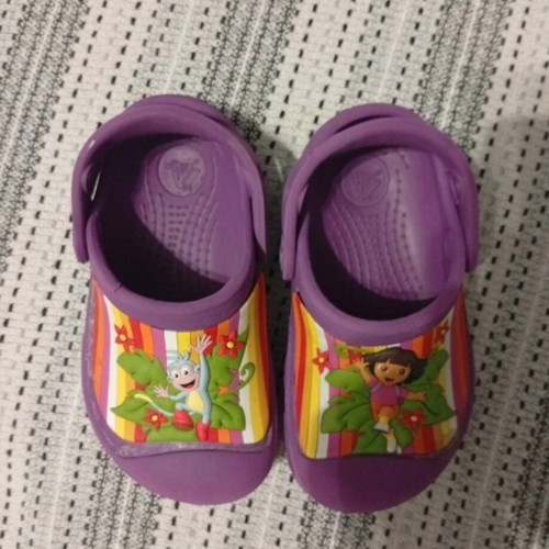 Crocs slippers size C6-7 22-24, purple