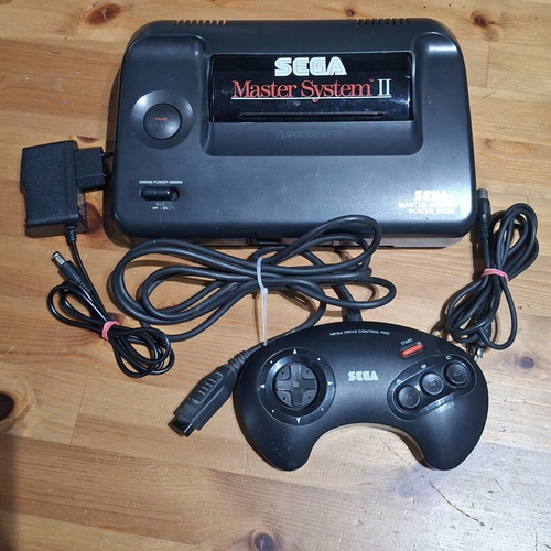 Sega Master System II like new complete package with original controller