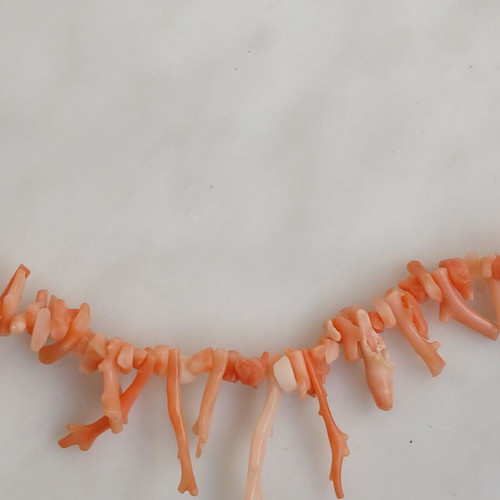 Necklace with natural small coral branches, 40 cm