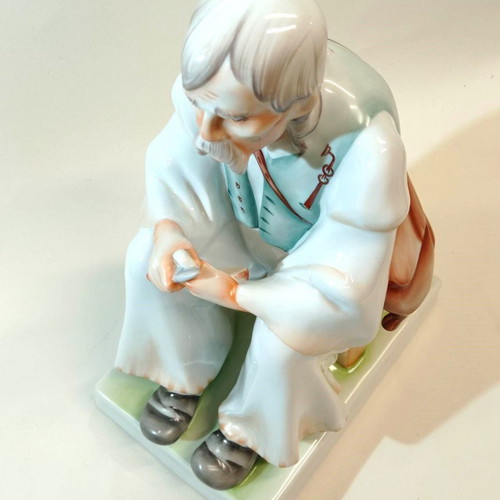 Handmade decorative figurine ZSOLNAY PECS Hungary 1970s in excellent condition