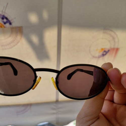 Iceberg vintage unisex oval sunglasses used, black metal frame