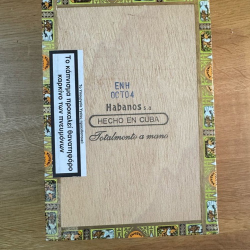 Romeo y Julieta wooden cigar box used, empty