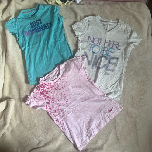 Nike t-shirts for girls size S like new, set of three