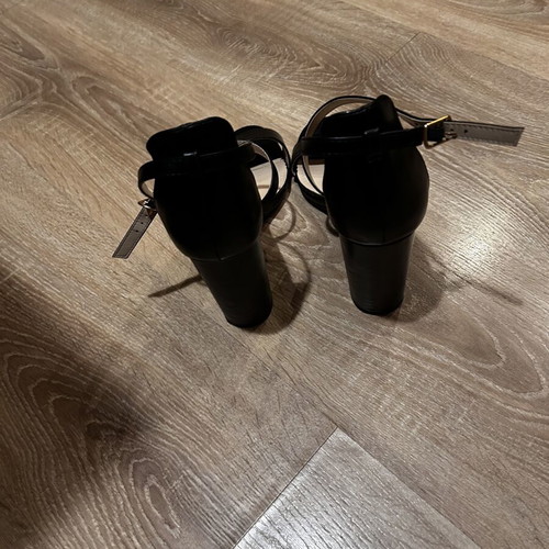 Heeled shoes size 39 black like new