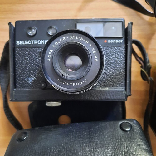 Vintage camera collection used for repair or decoration