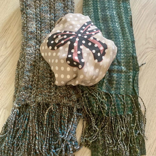 Pack of 2 scarves and one scarf like new, colorful