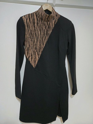 Raccar evening dress new, black with gold details, mini