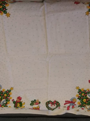 Christmas tablecloth and runner like new
