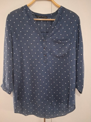 Zara shirt like new, size L, white and blue