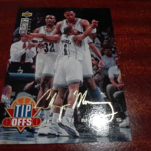 Alonzo Mourning NBA card with golden signature like new
