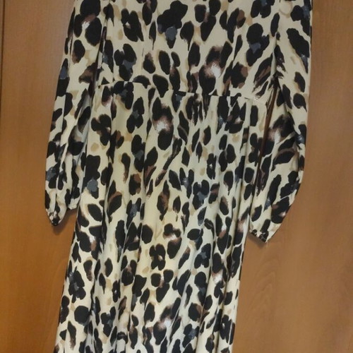 Leopard turtleneck dress with scarf/belt, size M, like new