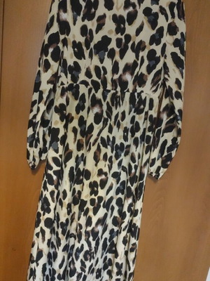 Leopard turtleneck dress with scarf/belt, size M, like new