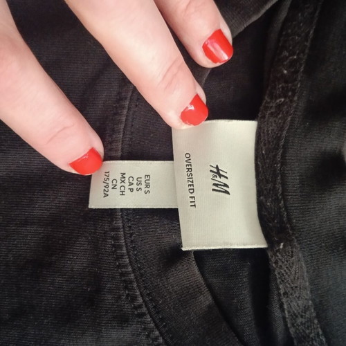 H&M plus size blouse like new, black, comfortable and cool