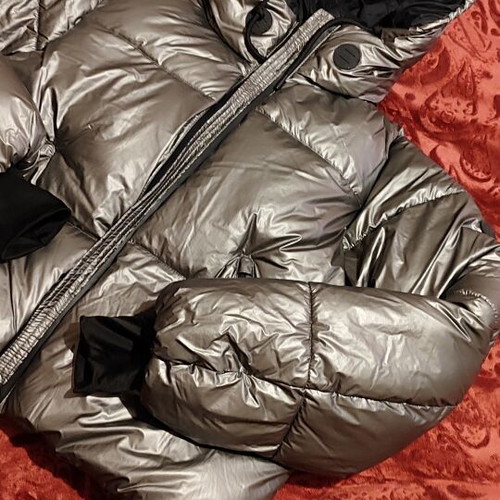 Stradivarius silver jacket used, short with internal stabilizing straps
