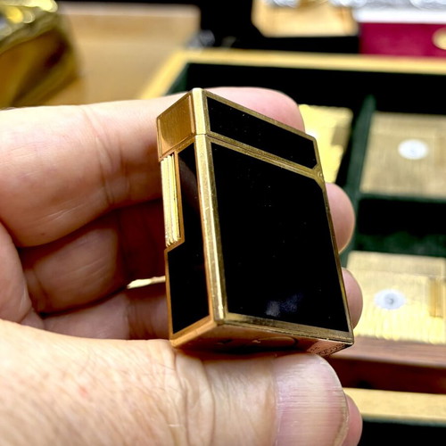 DuPont N12 lighter with Chinese lacquer, like new