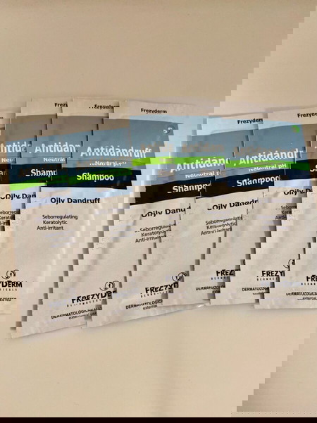 5 φακελάκια Frezyderm Antidandruff Σαμπουάν για Λιπαρά Μαλλιά