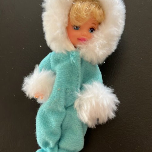 Winter Holiday Barbie Gift Set Sledding Fun Kelly like new