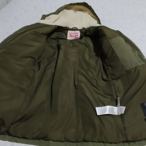 Levis Parka unisex size small like new