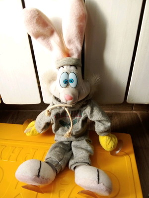 Ronger plush vintage rabbit like new