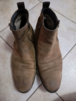 Αντρικά μποτάκια Clarks καφέ νούμερο 43 σε πολύ καλή κατάσταση