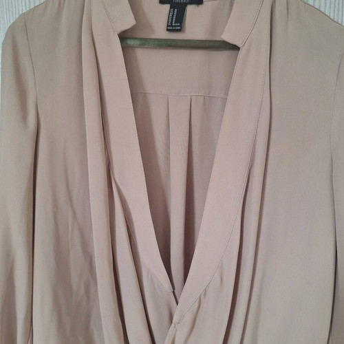 Forever 21 women's beige shirt size medium like new without buttons