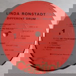  LINDA RONSTADT & THE STONE PONEYS ~ DIFFERENT DRUM (1974, Capitol, αυθεντική US έκδοση)