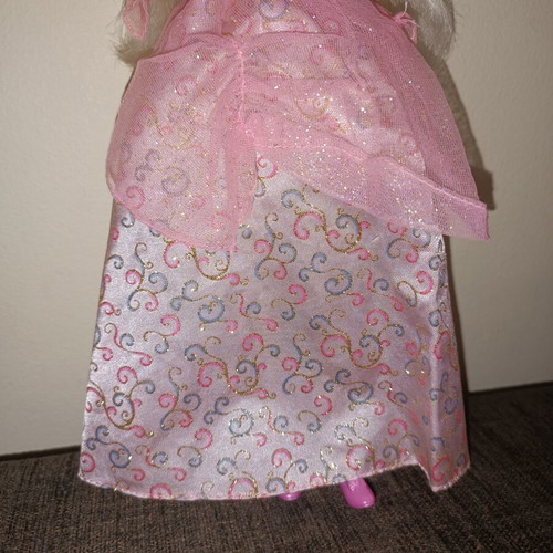 Barbie Princess Palace 2003 like new with original dress and shoes
