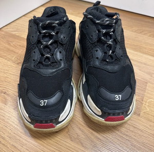 Balenciaga triple s 37
