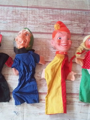 Vintage 4 puppet gloves for theater used, pack