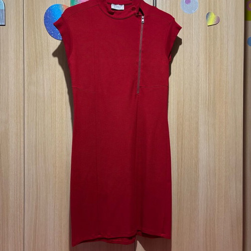 Sarah Lawrence red dress with zipper like new, size M-L