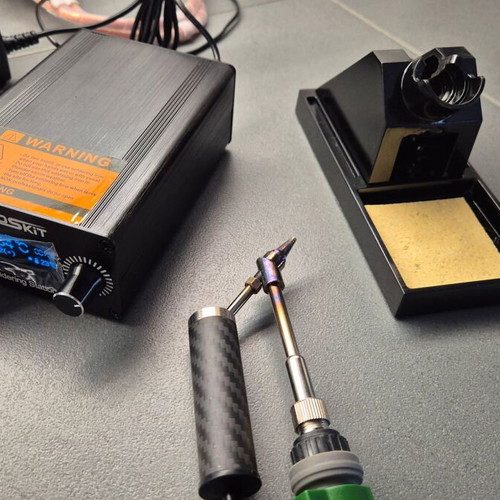T12A Electronic Soldering and Desoldering Station like new