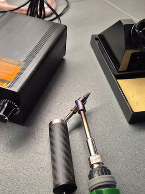 T12A Electronic Soldering and Desoldering Station like new