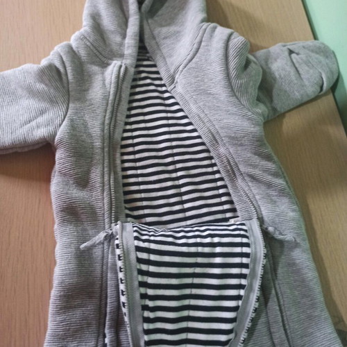 Baby jumpsuit like new, convenient with 2 zippers, 6 months