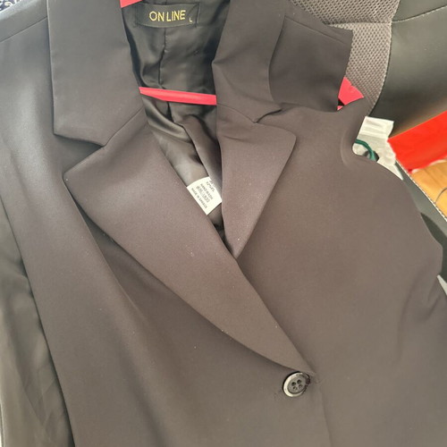 Black vest like new with side openings, size L
