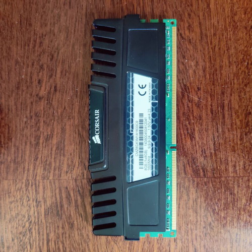 Corsair Vengeance 1x8GB 1600 MHz DDR3 desktop RAM like new