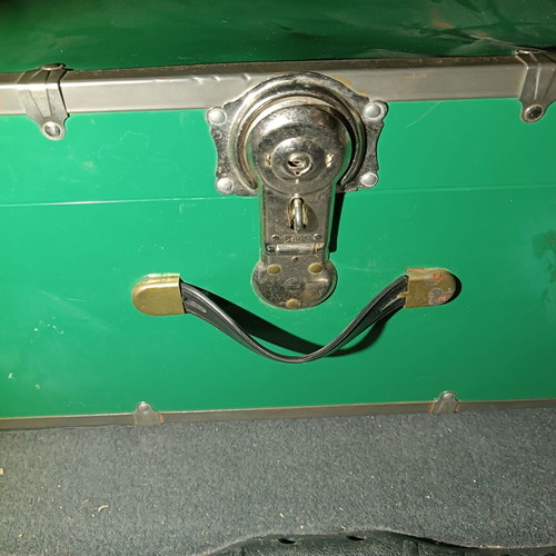 Metal trunk used green 40x76x31 cm