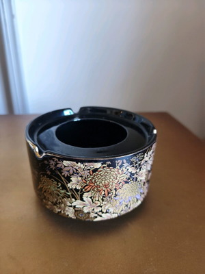 Ιαπωνικό τασάκι Shibata από μαύρη πορσελάνη σαν καινούργιο