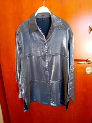 Women's metallic shirt in dark gray, like new