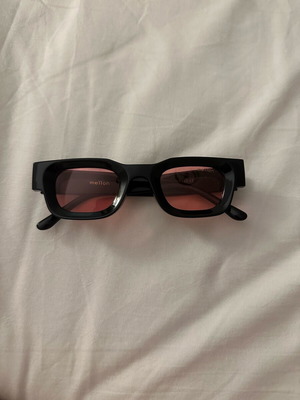 Mellon sunglasses like new, black and pink