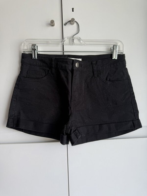 H&M high-waisted black denim shorts, size EUR 38 / US 6